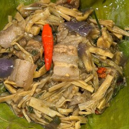 หมกหน่อไม้หมูสามชั้น