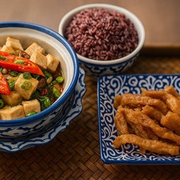 Vegetarian set 2 (steamed tofu with fresh ginger, textured vegetable protein, brown rice)