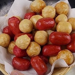 ทอดรวม2อย่าง (ลูกชิ้นหมู + ไส้กรอกแดง)