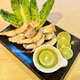 เนื้อปลากระพงลวกจิ้ม