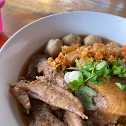 ข้าวกะเตี๋ยว ครัวคุณหน่อย