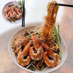 ผัดไทย กะเพราหอม👩🍳ครัวพริกหอม