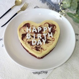 เรดเวลเวทครีมชีสบราวนี่วันเกิด