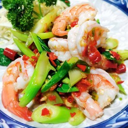 ยำคะน้ากุ้งสด