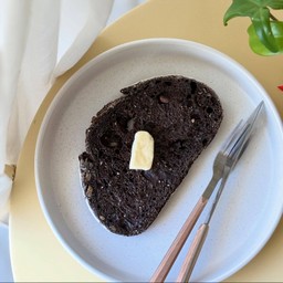 Chocolate almond sourdough(1 slice)