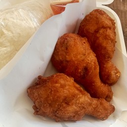 น่องไก่ทอด 3 ชิ้น+ข้าวเหนียว1