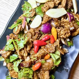 ก้อยเสือคั่ว