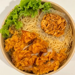 หมี่คลุก ไก่กรอบ