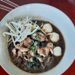 ก๋วยเตี๋ยวหมูน้ำตก