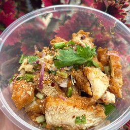 ข้าวยำไก่กรอบซี๊ดซ๊าด