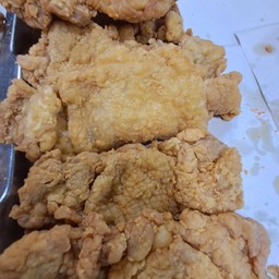 สะโพกไก่ทอดไม่มีกระดูกราคาชิ้นละ50--