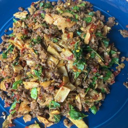 แกงคั่วเนื้อสับหน่อไม้ดองเผ็ดกระโดด