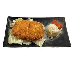 5. คัตสึไก่ทอดกรอบ Chicken Mince Cutlet チキンメンチカツ