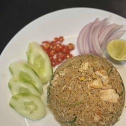 ข้าวผัดกุ้งสับกะปิชะอมไข่