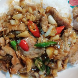 ผัดน้ำมันหอยกระเทียมพริกสด