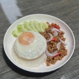 ข้าวผัดน้ำพริกหมูสับไข่ดาว
