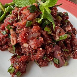 ก้อยเนื้อขมดิบ