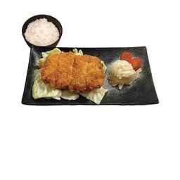19.คัตสึหมูทอดกรอบ Minced meat cutlet メンチカツ弁当