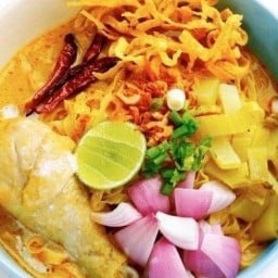 ข้าวซอย ต้น-ต่าย