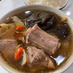 ซุปซี่โครงหมูเยื่อไผ่ยาจีน