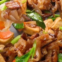 เส้นใหญ่ผัดซีอิ้วเจ