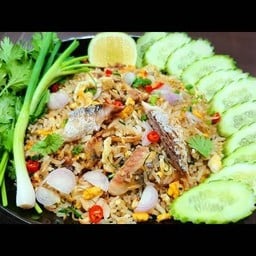 ข้าวผัดปลาทู