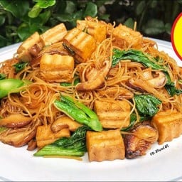 ผัดซีอิ๋วเจ