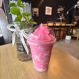 สตรอเบอรี่โยเกิร์ต