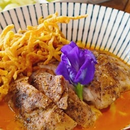 เหนือซอย ข้าวซอยไก่ซูวี