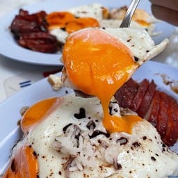 ข้าวยักษ์สามตาหมูแดง