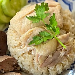 ข้าวมันไก่สิงโตทอง ต้นตำรับสิงคโปร์ - ซอยจงศิริ