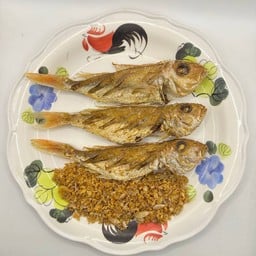 M ปลาทรายแดงทอดกระเทียม