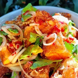 ยำไข่ดาว