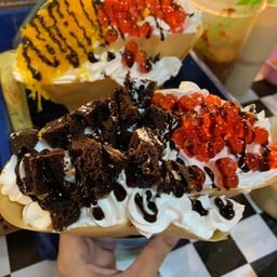 เครปโคตรวิป บราวนี่ เยลลี่แดง