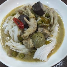 ขนมจีนหญิงมนต์ ตลาดนวลจันทร์ สเตชั่น