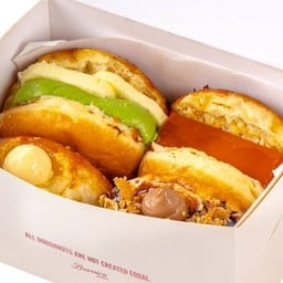 Signature Box กล่องรวมรสซิกเนเจอร์ 4 ชิ้น