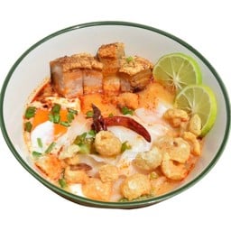 ก๋วยเตี๋ยวต้มยำหมูกรอบ