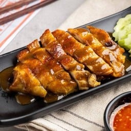 ไก่อบ ล้วน ล้วน  Roasted Chicken ( Line Man )