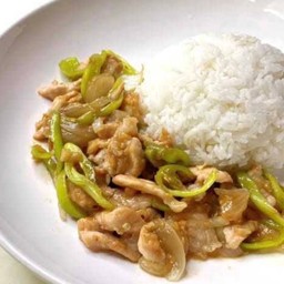 ผัดพริกหยวกหมูชิ้นราดข้าว