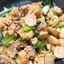 ผัดเห็ดฟางเป็นกับ(เลือกเนื้อสัตว์ได้ค่ะ)