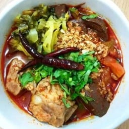 ขนมจีนน้ำเงี้ยว