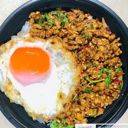 กะเพราเนื้อสับพริกแห้ง(ราคาไม่รวมไข่)