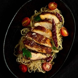 Garlic chili with grilled chicken pasta