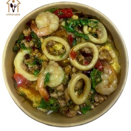 เช็ตสุดคุ้มกระเพรา+หมูสับ+กุ้ง+ปลาหมึก+ไข่เจียว