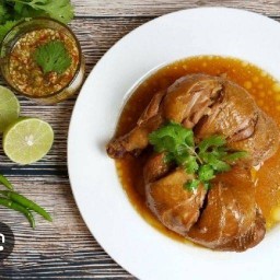 ไก่ต้มน้ำปลากับข้าวสวย ไก่ต้มน้ำปลากับข้าวสวย