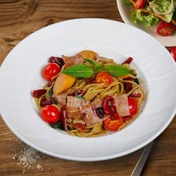 เบคอนผัดพริกแห้ง