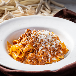 Pappardelle Bolongnese