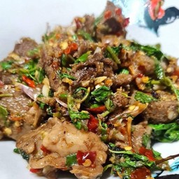 กะเพราเนื้อตุ๋น (กับข้าว) (เนื้อไทยวากิว)