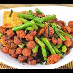 ข้าวราดคั่วกลิ้ง