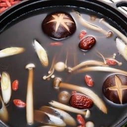 น้ำซุปเห็ดหอม